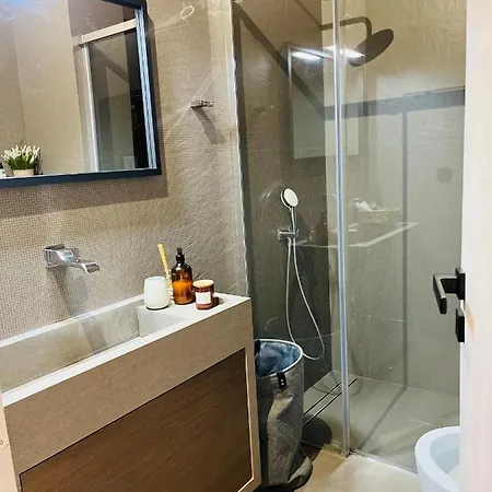 Afneios Luxury شقة *